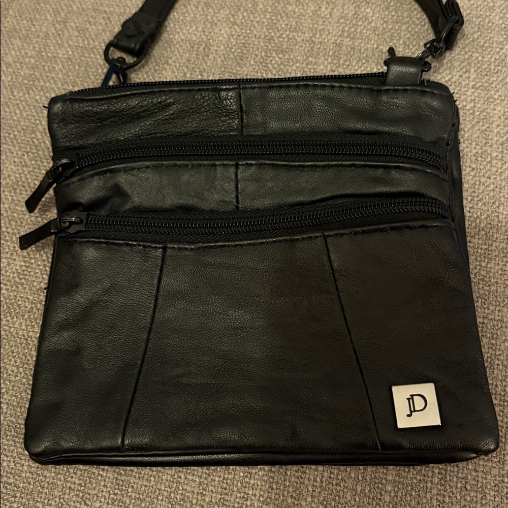 JD LEATHER MINI BAG, BLACK LIKE NEW, 5 ZIP POCKETS, STRAP OR LOOPS, NO FLAWS